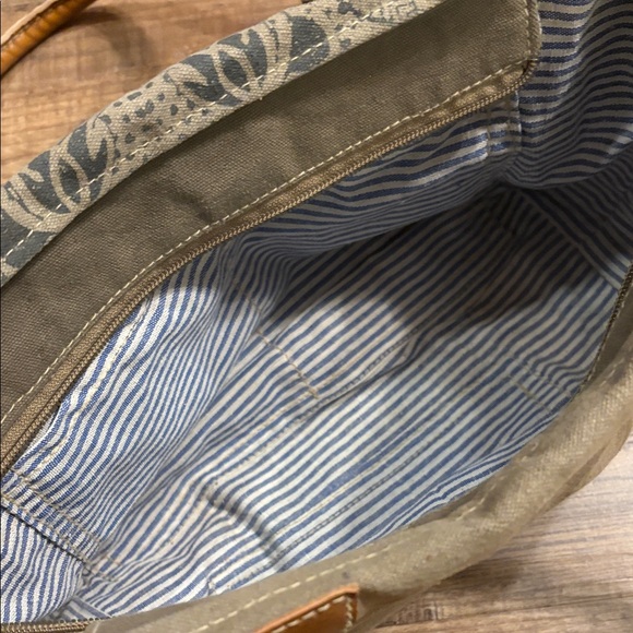 Stylish Tan and Gray canvad Bag - Picture 4 of 5